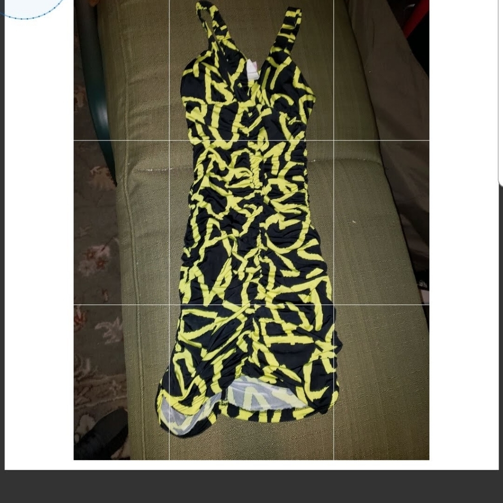 Stretchy dress black and yellow pattern